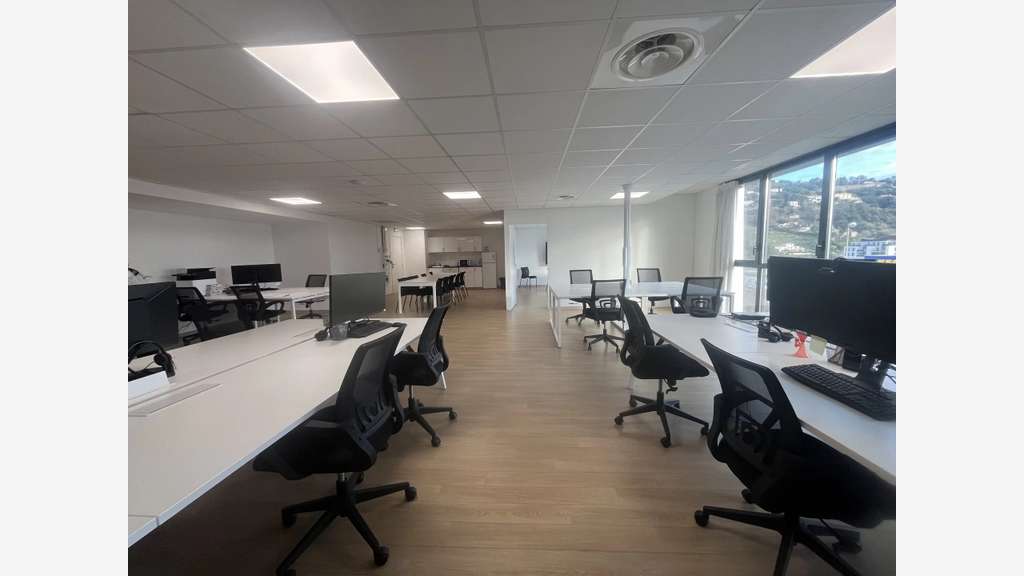 A louer bureaux de128m² à Nice Saint Isidore