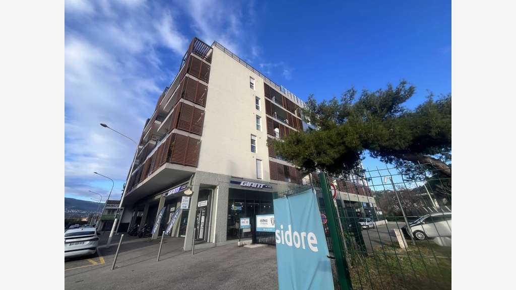A louer bureaux de128m² à Nice Saint Isidore