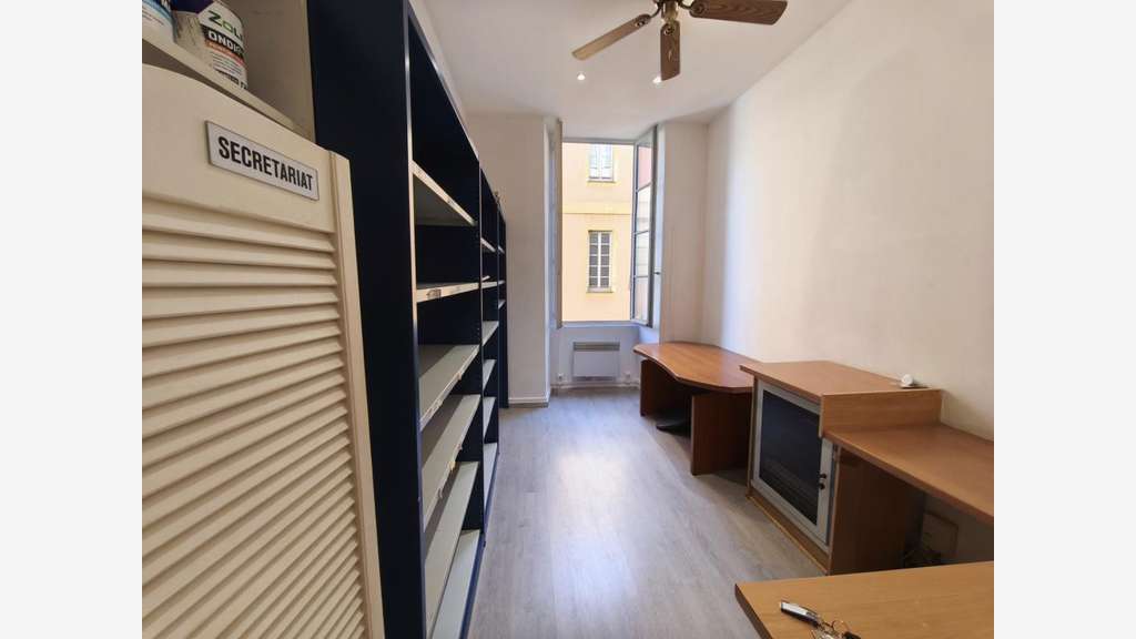 A louer bureau Vieux Nice rue de la Préfecture