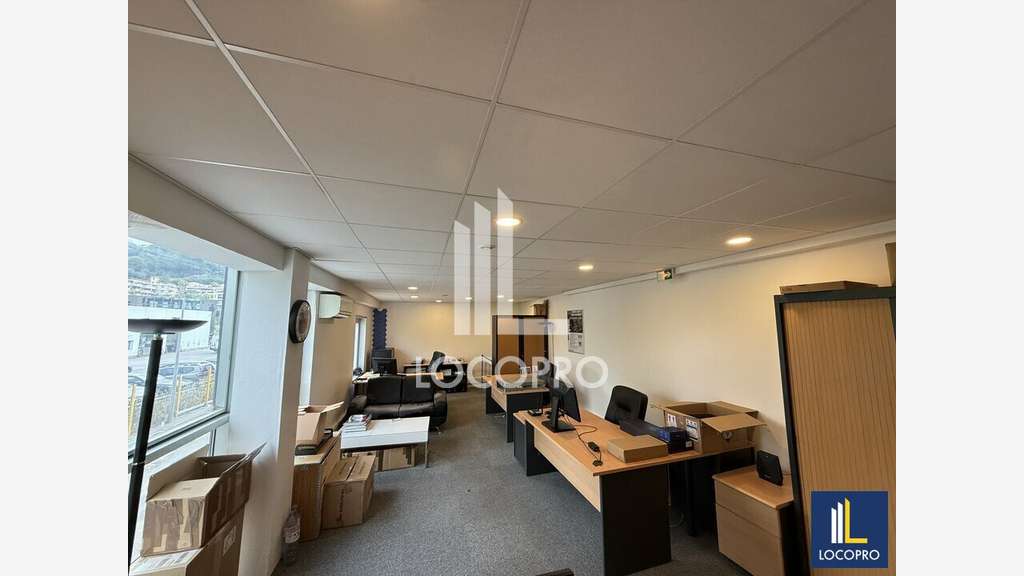 A louer bureaux rénovés 90m² Nice La Plaine