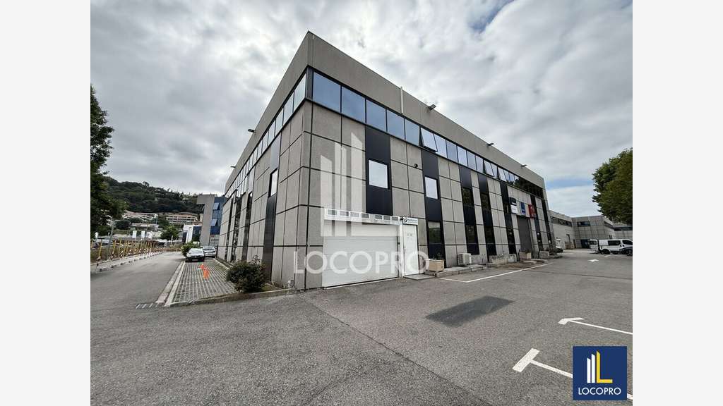 A louer bureaux rénovés 90m² Nice La Plaine