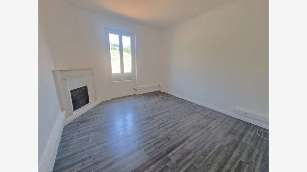 A louer bureaux 150m² terrain de 2 000m² à Nice
