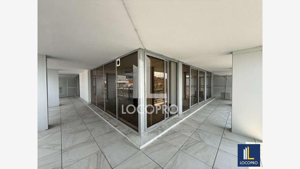 Loue bureaux 325m² avec terrasse à Nice Carré d'Or