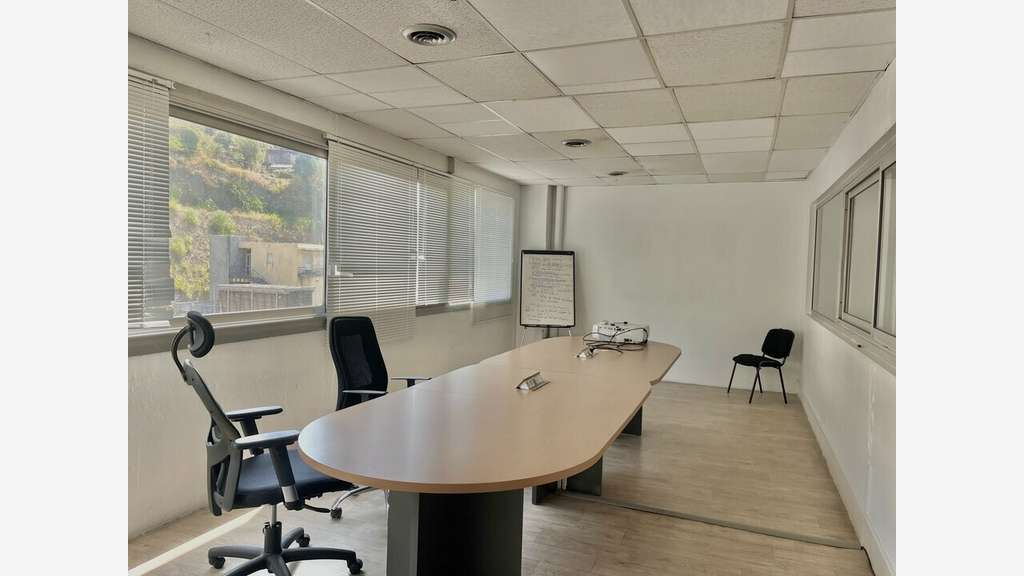A louer bureaux en duplex 170m² à Nice Canta Galet