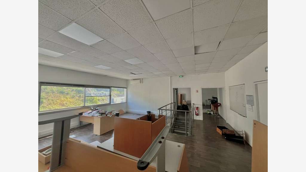A louer bureaux en duplex 170m² à Nice Canta Galet