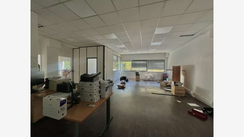 A louer bureaux en duplex 170m² à Nice Canta Galet