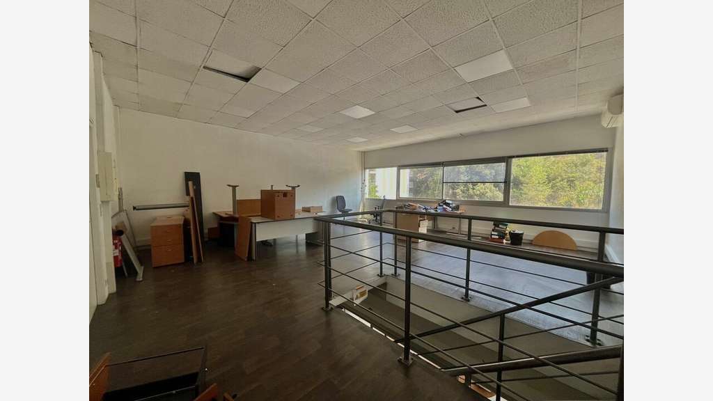 A louer bureaux en duplex 170m² à Nice Canta Galet