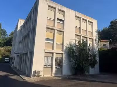 A louer bureaux 85m² parking possible à Nice