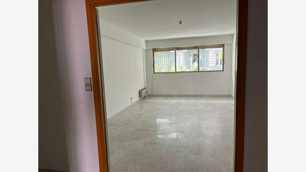 Loue appartement professionnel 81m² Nice Deroulede