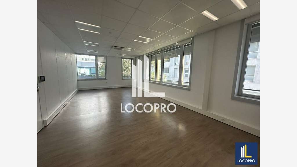 A louer bureaux 1189m² divisibles R+1 Nice Méridia