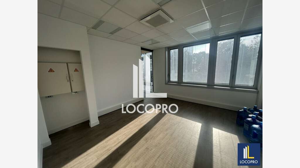 A louer bureaux 1189m² divisibles R+1 Nice Méridia