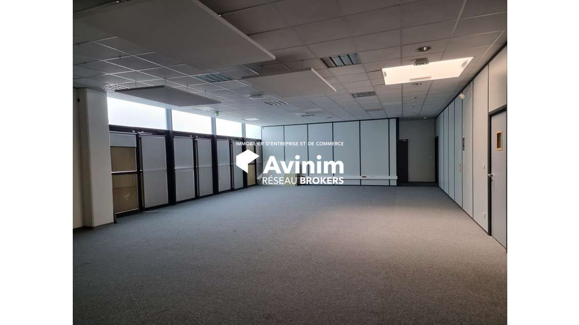 A louer bureaux 309 m² Nîmes R+1 proche A9