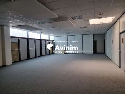 A louer bureaux 309 m² Nîmes R+1 proche A9
