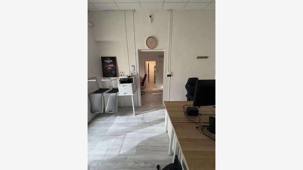 À louer bureaux 40m² en très bon état Caissargues