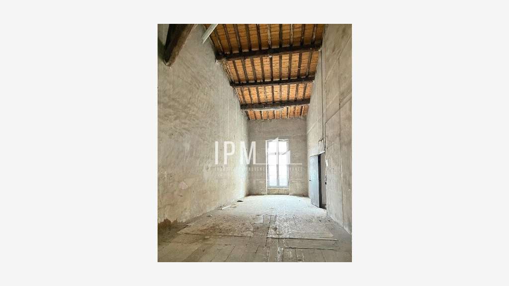 Bureaux 406m² RDC à louer à Nîmes centre  