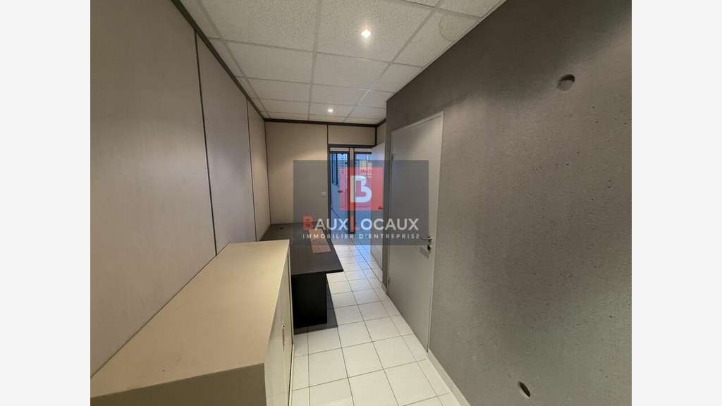 Bureaux de 155m² à louer au 1er étage à Nîmes