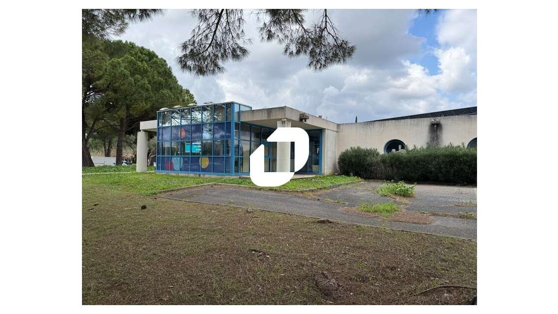A louer Bureaux 773m² Nimes