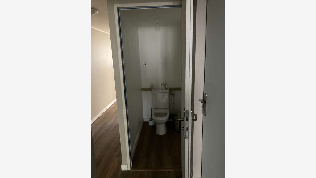 Loue locaux professionnels de 87m² à Nîmes