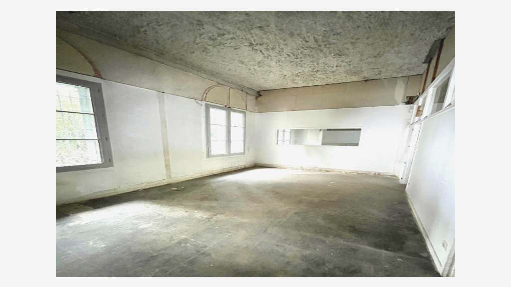 Bureaux à partir de 118 m² à louer à Nîmes 