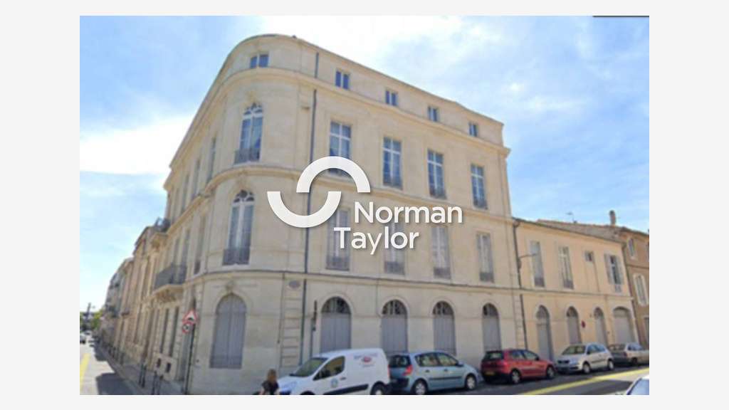Bureaux à partir de 118 m² à louer à Nîmes 
