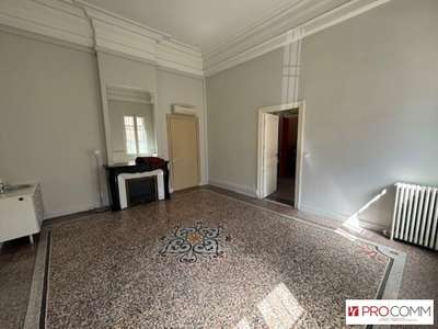 NÎMES - BUREAUX à louer