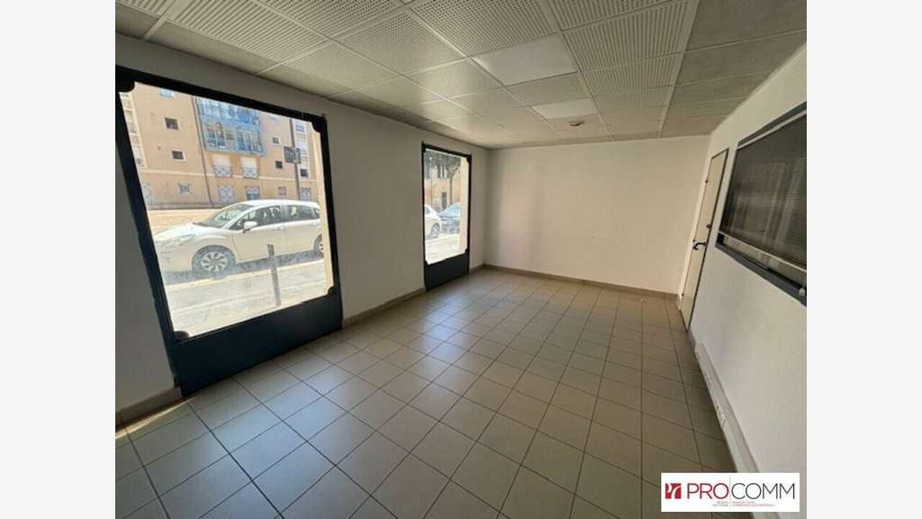 Bureaux 180m² à louer à Nîmes 