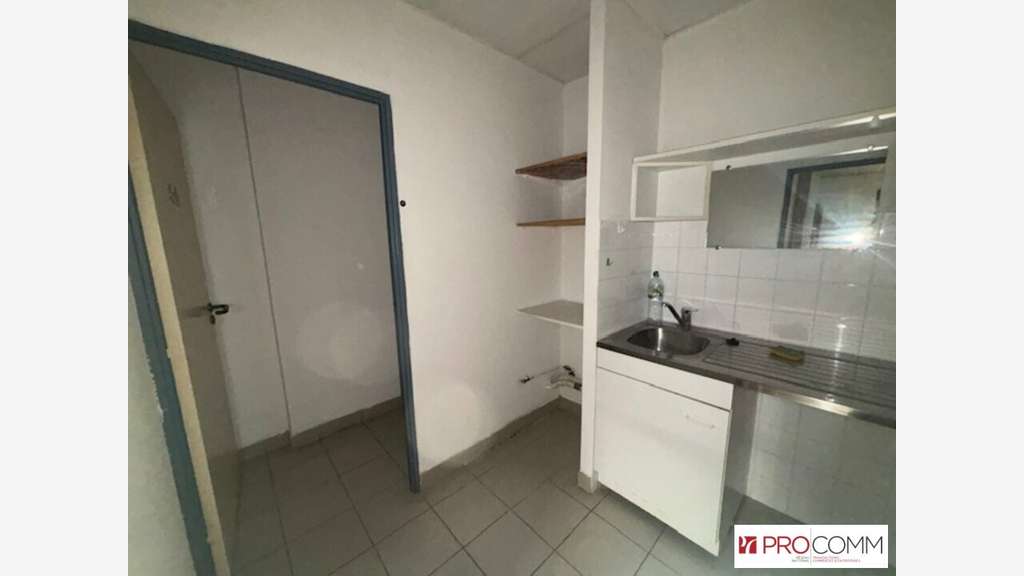 Bureaux 180m² à louer à Nîmes 