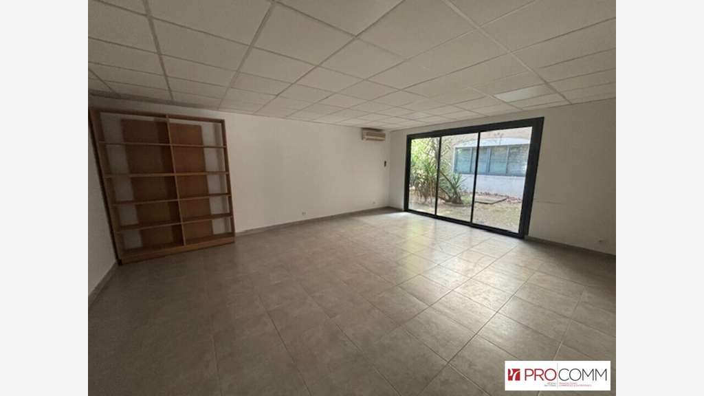 Bureaux 180m² à louer à Nîmes 