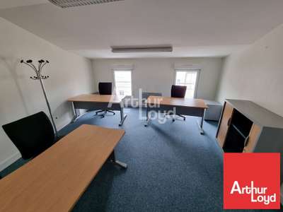 Bureaux de 110m² à louer à Niort axe passant