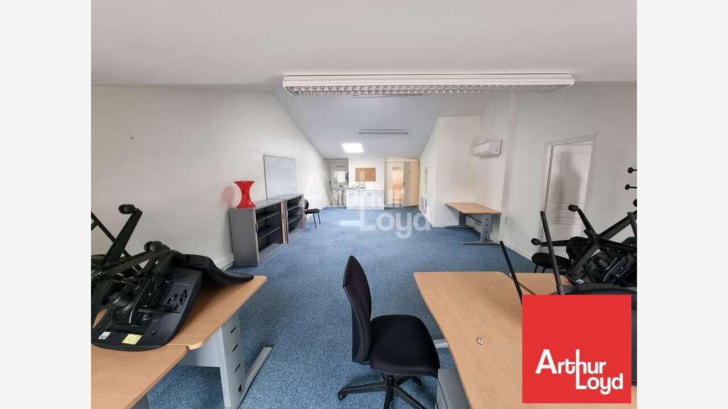 Bureaux de 110m² à louer à Niort axe passant