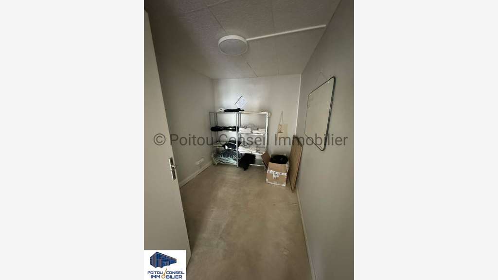 Bureaux Avenue de La Rochelle 80m² à Niort
