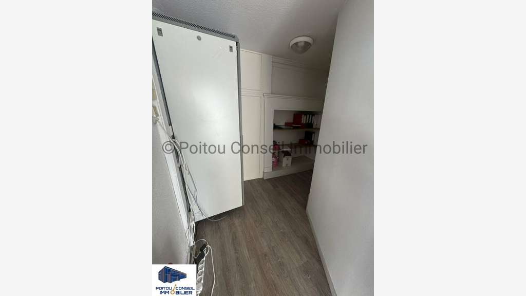 Bureaux Avenue de La Rochelle 80m² à Niort