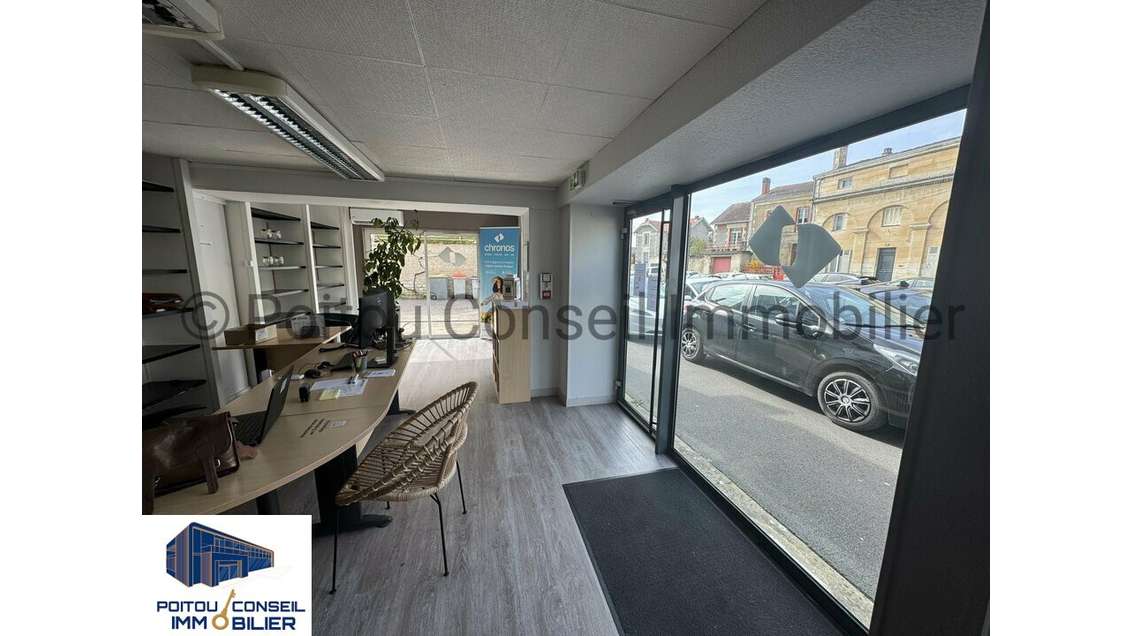 Bureaux Avenue de La Rochelle 80m² à Niort