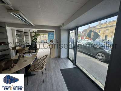 Bureaux Avenue de La Rochelle 80m² à Niort