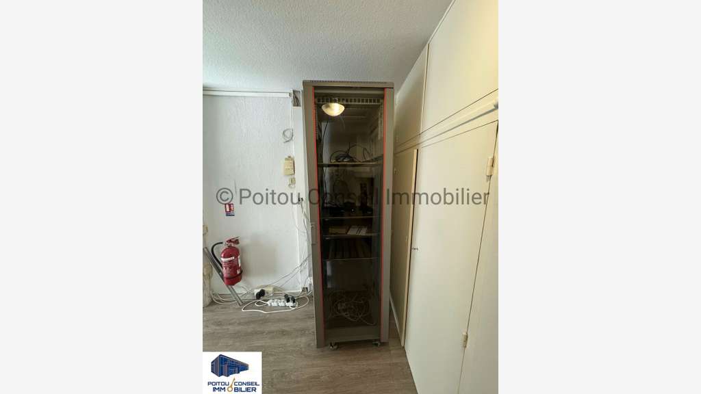 Bureaux Avenue de La Rochelle 80m² à Niort