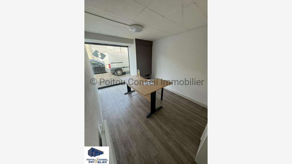 Bureaux Avenue de La Rochelle 80m² à Niort