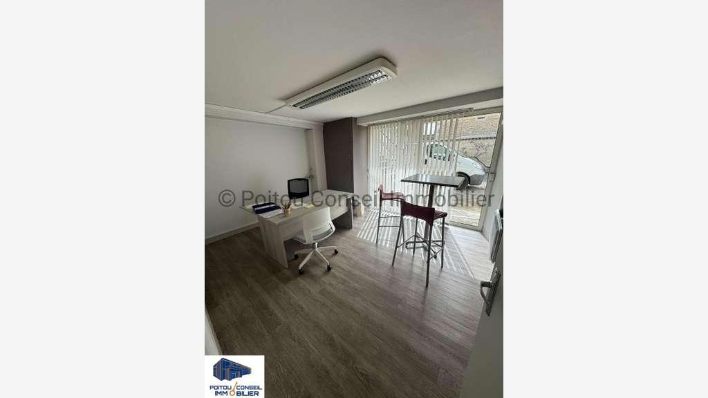 Bureaux Avenue de La Rochelle 80m² à Niort