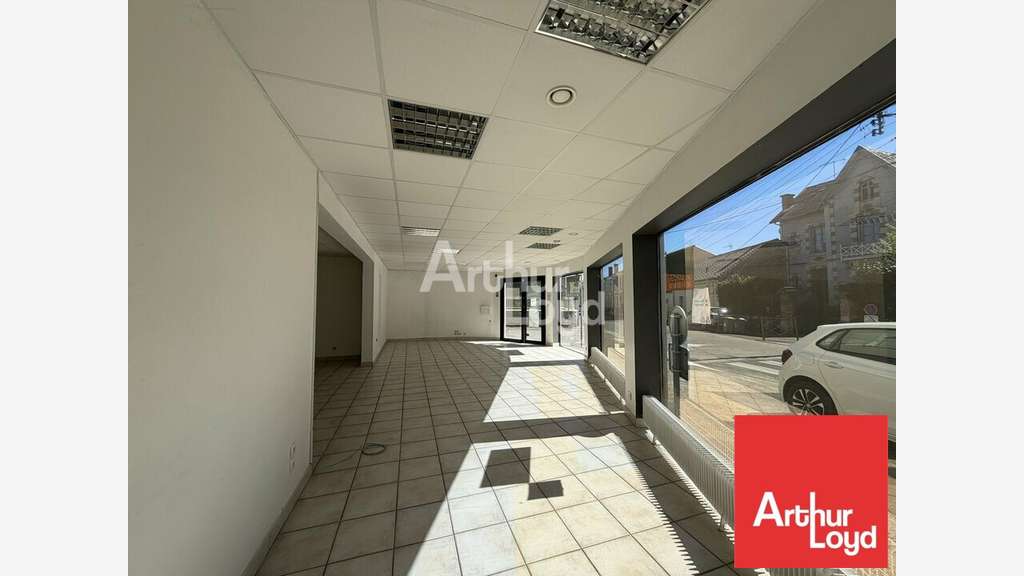 Bureaux 82m² à louer à Niort La Brèche