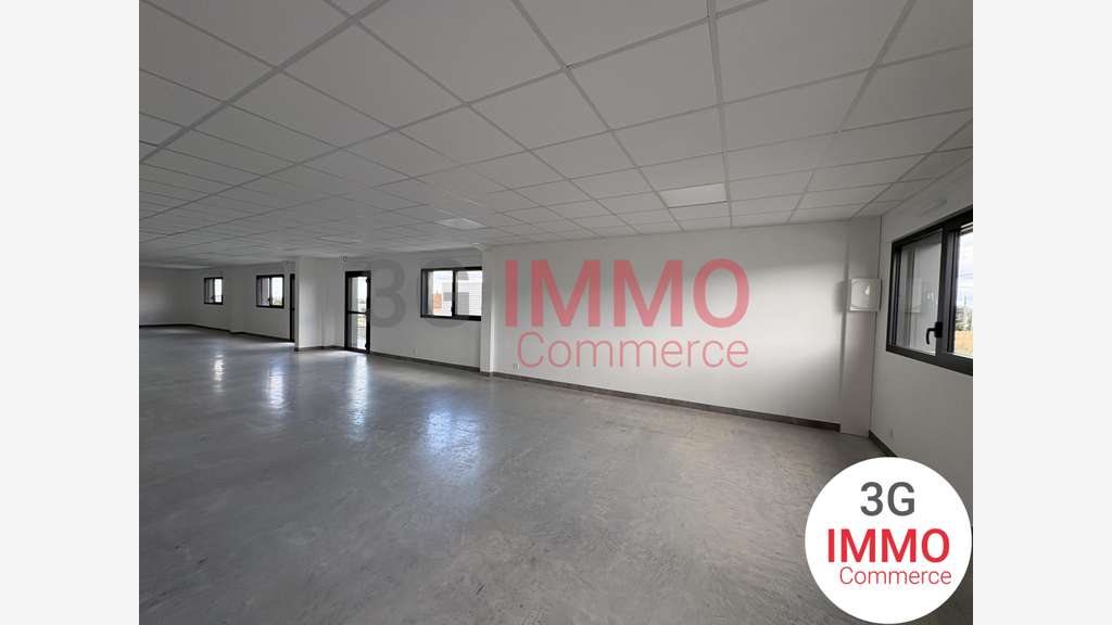 A louer bureaux brut de béton à Niort ZA Nord