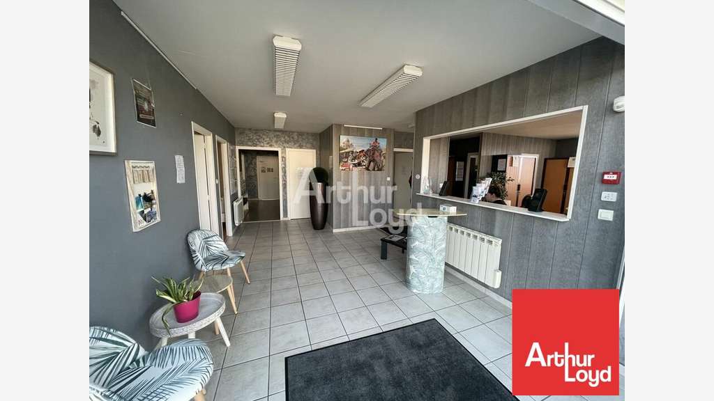 Loue bureaux de plain pied 217m² à Niort centre