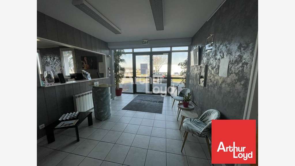Loue bureaux de plain pied 217m² à Niort centre
