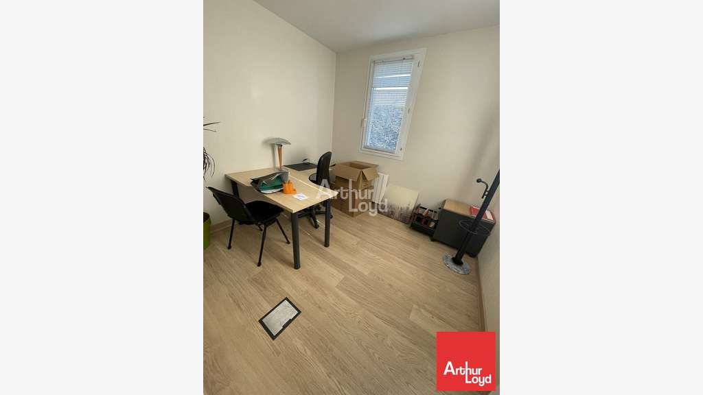 Loue bureaux de plain pied 217m² à Niort centre