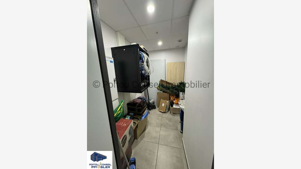 A louer bureaux de 235m² à Niort av de la Rochelle