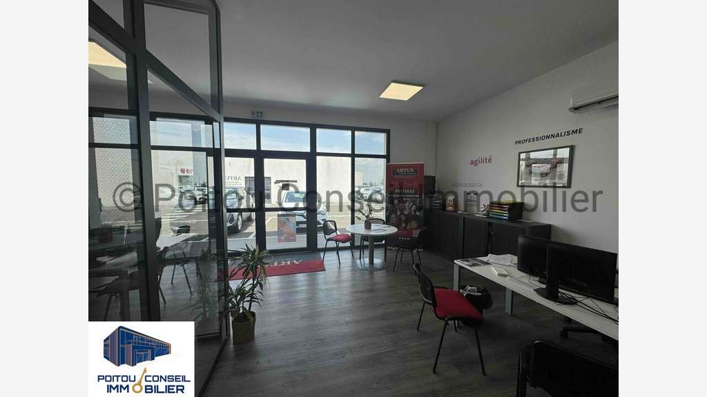 ZONE TERRE DE SPORT 68m2 LOCAL COMMERCIAL