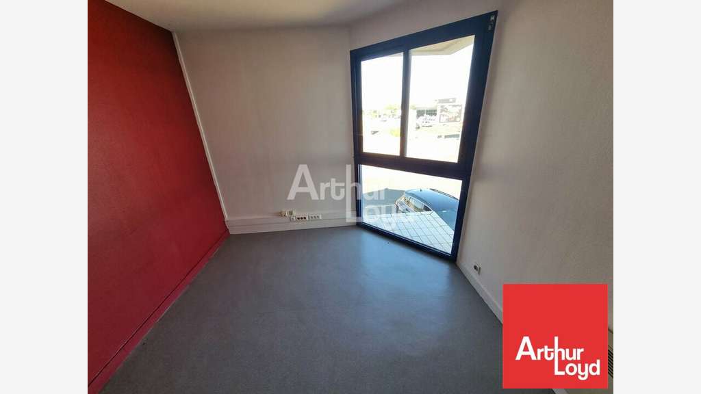 Bureaux de 160m² à louer dans le 79