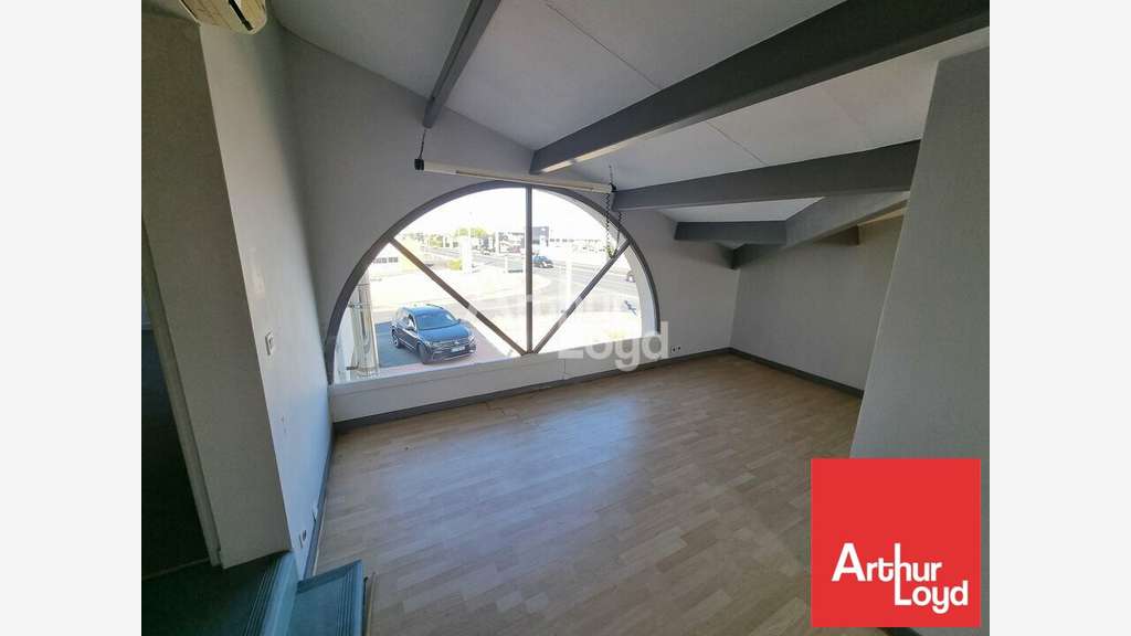 Bureaux de 160m² à louer dans le 79