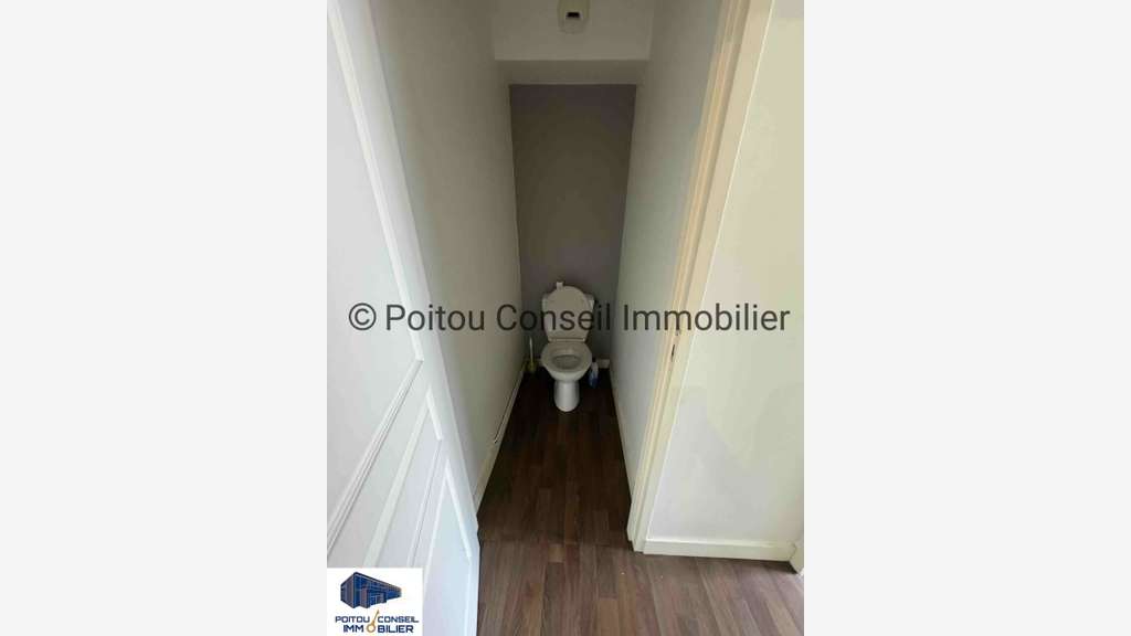 Loue bureau 91m² au 1er étage centre ville Niort