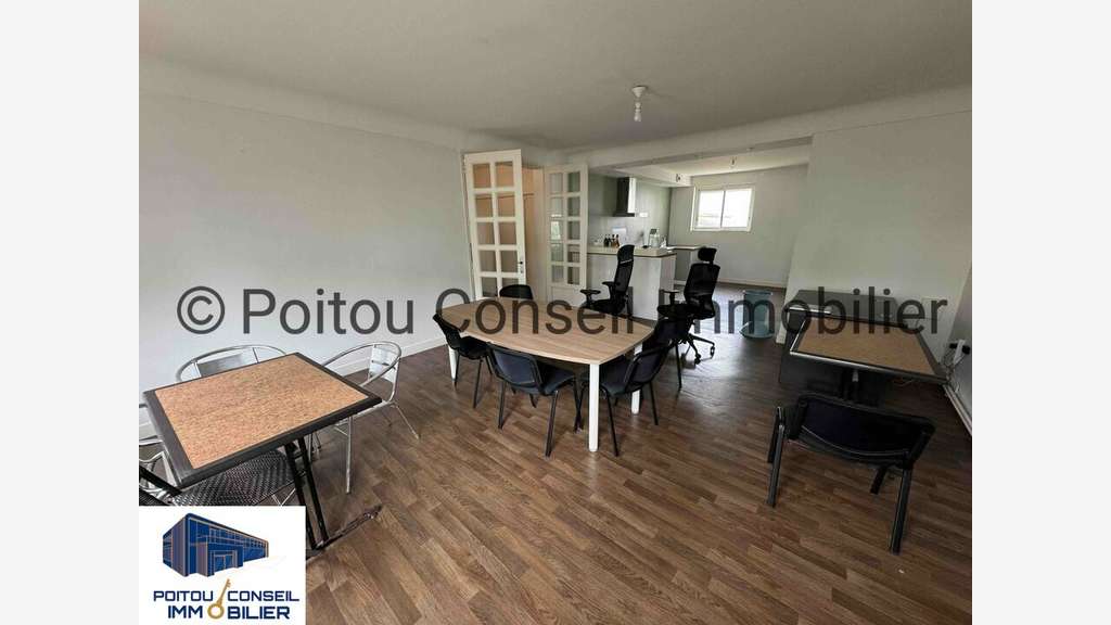 Loue bureau 91m² au 1er étage centre ville Niort