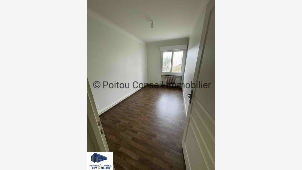 Loue bureau 91m² au 1er étage centre ville Niort