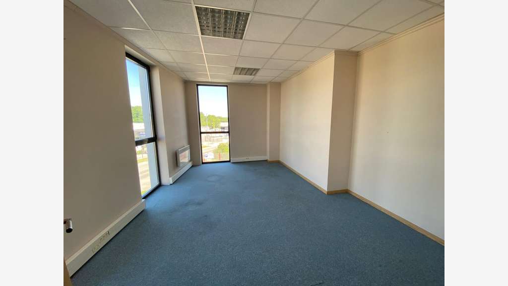 Bureaux 126m² à louer Nogent-le-Phaye